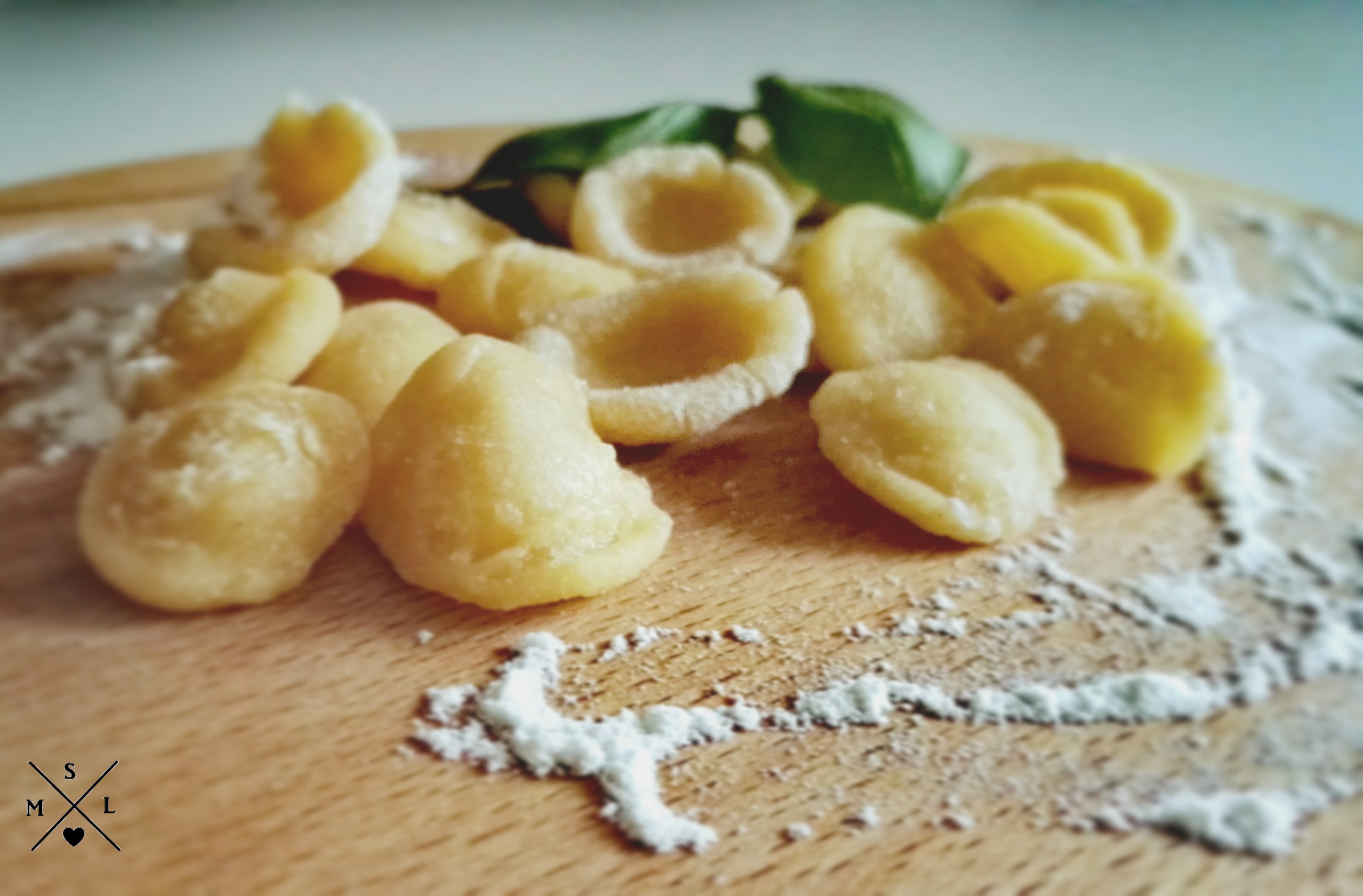 Handgemachte Pasta Orechiette wie in Italien